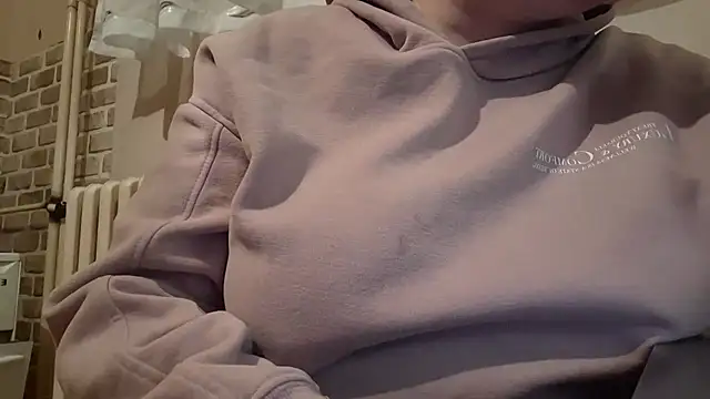 Snapshot of AalinnaK chatting on 03-11-25, 09:37 AalinnaK online show from 03-11-25, 09:37