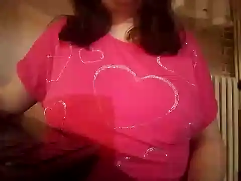 Snapshot of AalinnaK chatting on 11-18-25, 11:14 AalinnaK online show from 11-18-25, 11:14