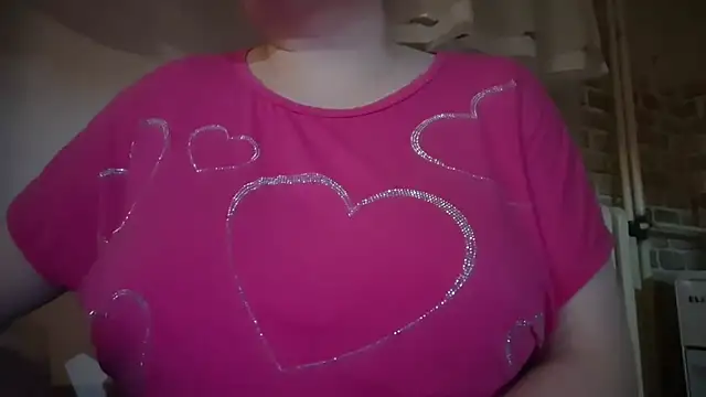 Snapshot of AalinnaK chatting on 11-30-25, 04:00 AalinnaK online show from 11-30-25, 04:00