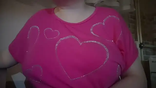 Snapshot of AalinnaK chatting on 12-04-25, 02:37 AalinnaK online show from 12-04-25, 02:37