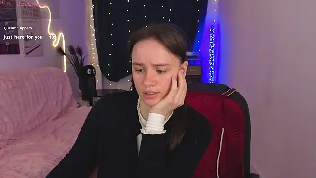 Emillias online show from 02-11-26, 02:11