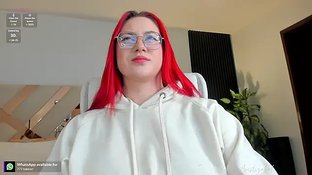 Snapshot of miss_julietaa chatting on 01-25-25, 11:55 miss julietaa online show from 01-25-25, 11:55