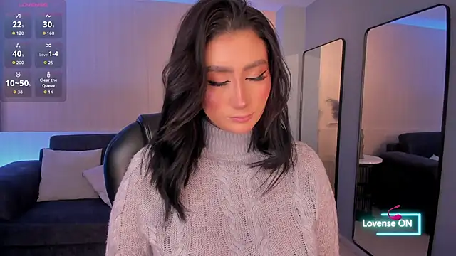 Snapshot of MaddisonLowe chatting on 12-20-25, 04:08 MaddisonLowe online show from 12-20-25, 04:08