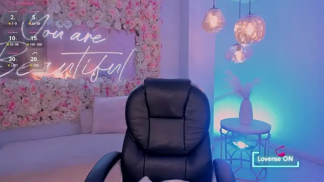 Snapshot of MaddisonLowe chatting on 01-12-26, 04:50 MaddisonLowe online show from 01-12-26, 04:50