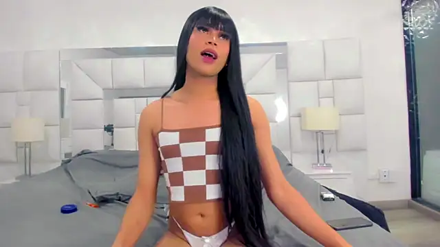 Hellen moons   online show from 01-31-25, 09:37