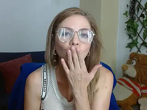 Snapshot of _melisaa_ chatting on 12-31-24, 09:06  melisaa  online show from 12-31-24, 09:06