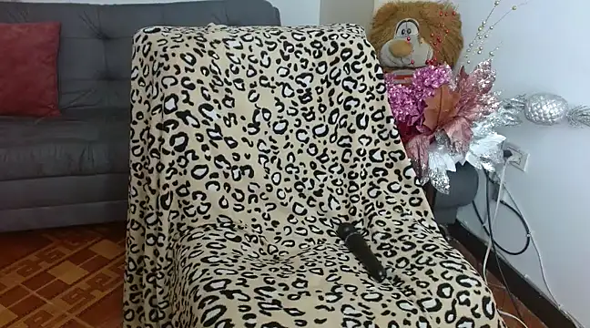 Snapshot of _melisaa_ chatting on 02-11-25, 01:30  melisaa  online show from 02-11-25, 01:30