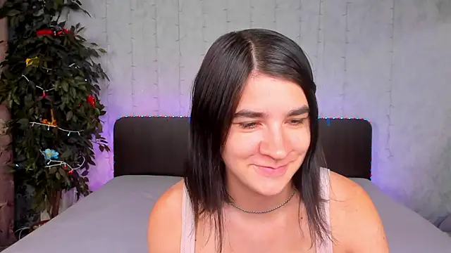  Polly Love  online show from 09-23-25, 06:05