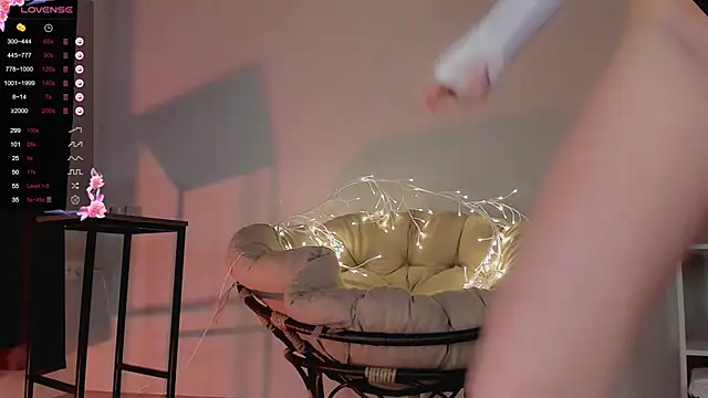 Lili Roze  online show from 01-07-25, 12:45