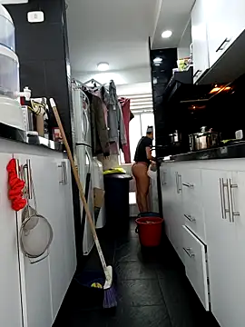 KimPielCanela online show from 10-27-25, 05:17