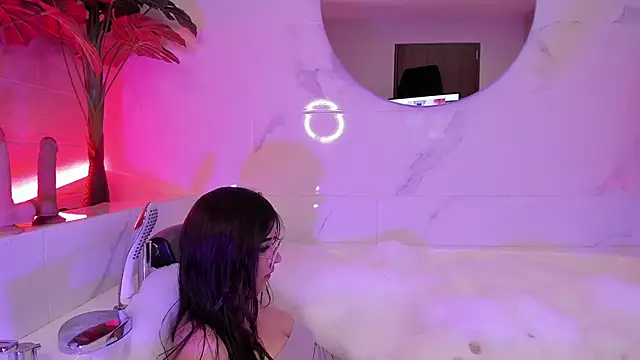 Megan mooree  online show from 01-25-25, 06:13