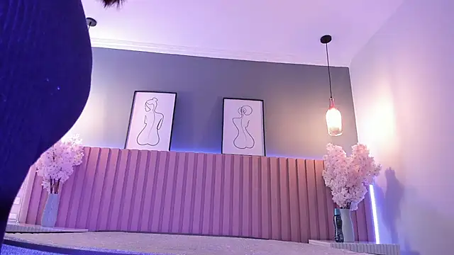 Megan mooree  online show from 02-04-25, 01:06