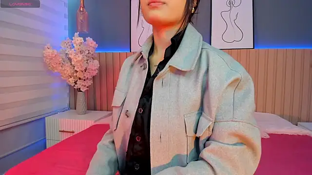 Megan mooree  online show from 02-10-25, 12:08