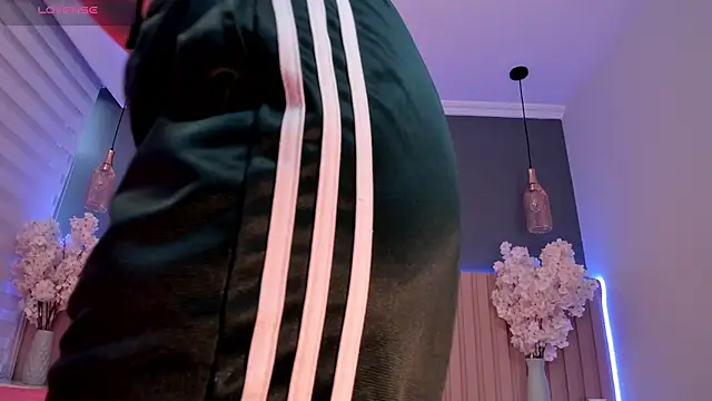 Megan mooree  online show from 02-11-25, 12:05