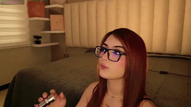 Megan mooree  online show from 09-27-25, 01:05