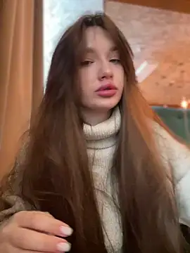 Snapshot of Holly_Molii chatting on 12-11-24, 05:10 Holly Molii online show from 12-11-24, 05:10