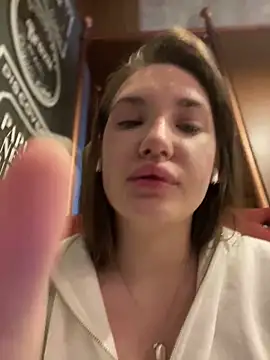 Snapshot of Holly_Molii chatting on 12-14-24, 08:23 Holly Molii online show from 12-14-24, 08:23