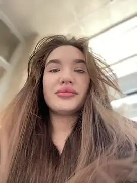 Snapshot of Holly_Molii chatting on 12-25-24, 05:16 Holly Molii online show from 12-25-24, 05:16