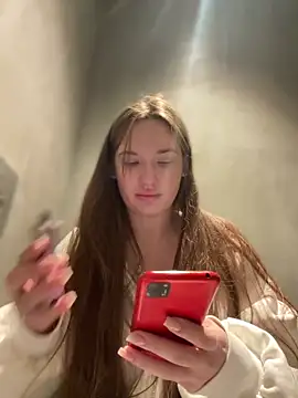 Snapshot of Holly_Molii chatting on 01-08-25, 08:27 Holly Molii online show from 01-08-25, 08:27