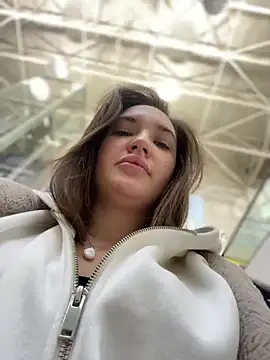 Snapshot of Holly_Molii chatting on 01-18-25, 05:10 Holly Molii online show from 01-18-25, 05:10