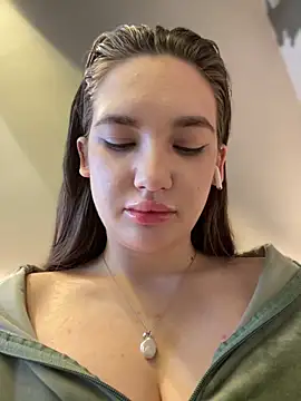 Snapshot of Holly_Molii chatting on 01-23-25, 08:04 Holly Molii online show from 01-23-25, 08:04