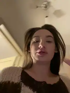 Snapshot of Holly_Molii chatting on 02-09-25, 10:20 Holly Molii online show from 02-09-25, 10:20