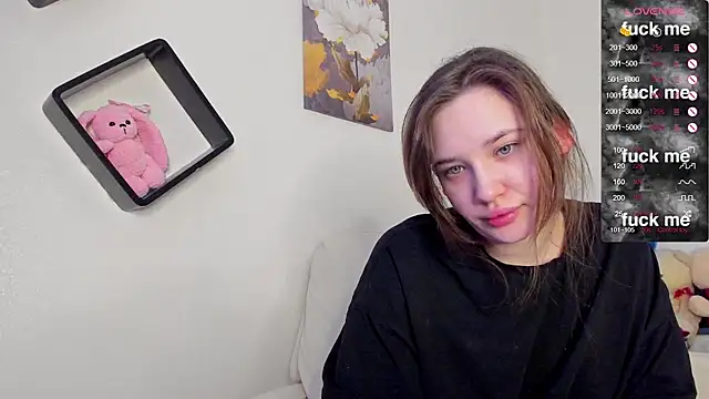 Snapshot of Holly_Molii chatting on 02-13-25, 04:11 Holly Molii online show from 02-13-25, 04:11