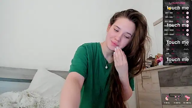 Snapshot of Holly_Molii chatting on 02-22-25, 05:12 Holly Molii online show from 02-22-25, 05:12