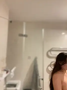 Snapshot of Holly_Molii chatting on 03-09-25, 06:17 Holly Molii online show from 03-09-25, 06:17