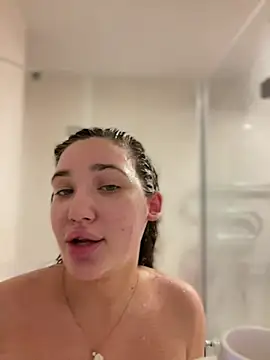 Snapshot of Holly_Molii chatting on 03-12-25, 07:02 Holly Molii online show from 03-12-25, 07:02