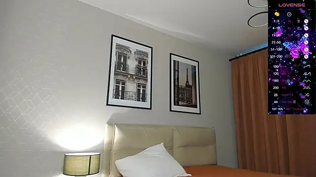 Snapshot of Holly_Molii chatting on 09-29-25, 01:22 Holly Molii online show from 09-29-25, 01:22