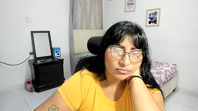 Snapshot of nikol_sexy39 chatting on 09-12-25, 05:02 nikol sexy39 online show from 09-12-25, 05:02