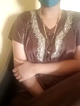 Snapshot of yourtamilcouple chatting on 12-24-24, 06:44 yourtamilcouple online show from 12-24-24, 06:44