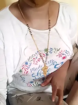 Snapshot of yourtamilcouple chatting on 12-26-24, 05:15 yourtamilcouple online show from 12-26-24, 05:15