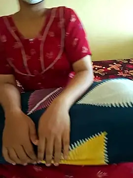 Snapshot of yourtamilcouple chatting on 03-11-25, 03:48 yourtamilcouple online show from 03-11-25, 03:48