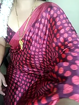 Snapshot of yourtamilcouple chatting on 09-26-25, 12:42 yourtamilcouple online show from 09-26-25, 12:42