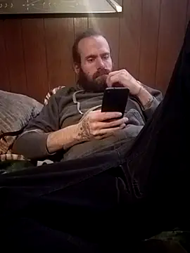 Snapshot of RobStrokes215 chatting on 03-11-25, 05:27 RobStrokes215 online show from 03-11-25, 05:27