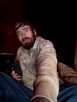 Snapshot of RobStrokes215 chatting on 10-26-25, 04:07 RobStrokes215 online show from 10-26-25, 04:07