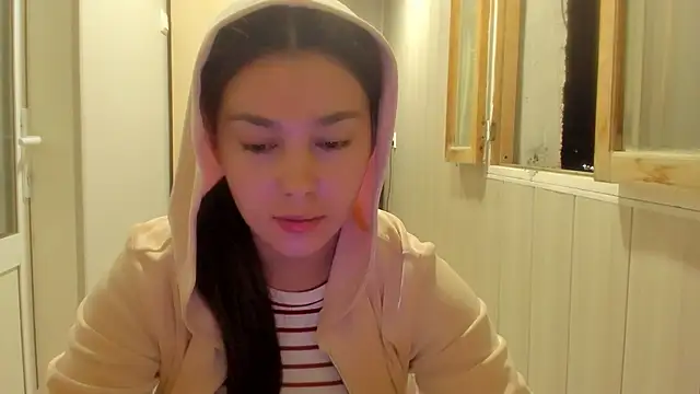 LunaXmii online show from 10-02-25, 08:38