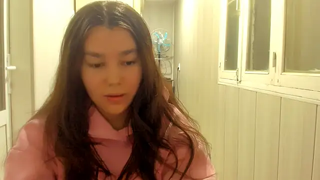 LunaXmii online show from 11-08-25, 06:40