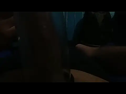 Snapshot of jorgegonzalezxx85 chatting on 11-23-25, 04:12 jorgegonzalezxx85 online show from 11-23-25, 04:12