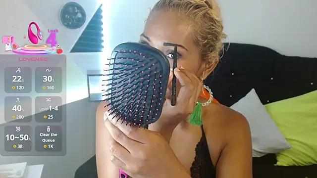 Snapshot of NatashaDormat chatting on 11-19-25, 12:38 NatashaDormat online show from 11-19-25, 12:38