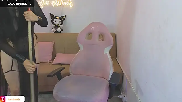 hina tay online show from 01-24-25, 07:41