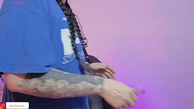 hina tay online show from 11-13-25, 03:16