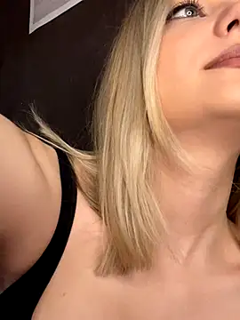 Alisa Rise online show from 11-18-25, 10:31