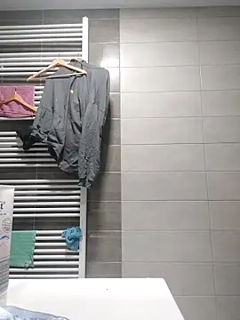 Macanxxx online show from 12-20-24, 04:25