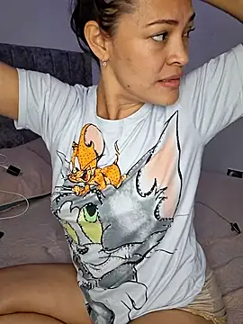 Snapshot of Sara_P10 chatting on 03-15-25, 08:04 Sara P10 online show from 03-15-25, 08:04