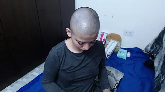 Bitsy Messy online show from 12-11-24, 12:44