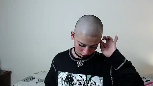 Bitsy Messy online show from 12-19-24, 09:18