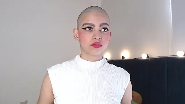 Bitsy Messy online show from 01-14-25, 05:34